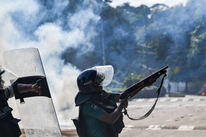 bangladesh-sob-toque-de-recolher-apos-protestos-violentos