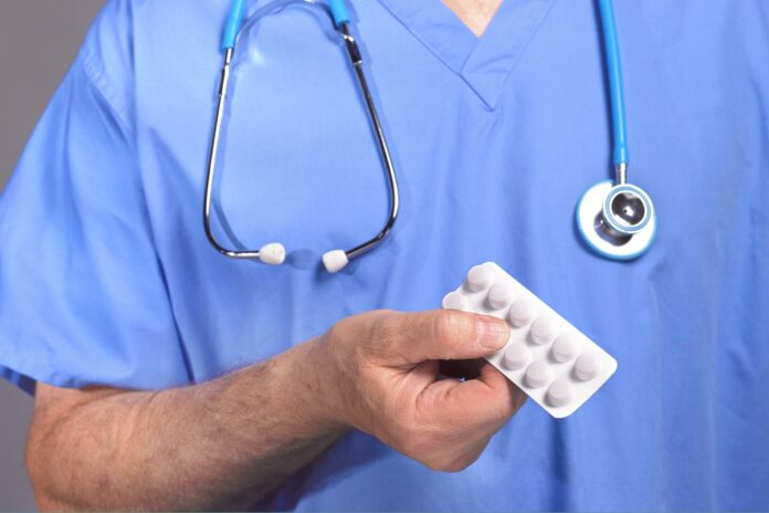 por-dia,-2-medicos-sao-afastados-por-doencas-na-rede-publica-do-df