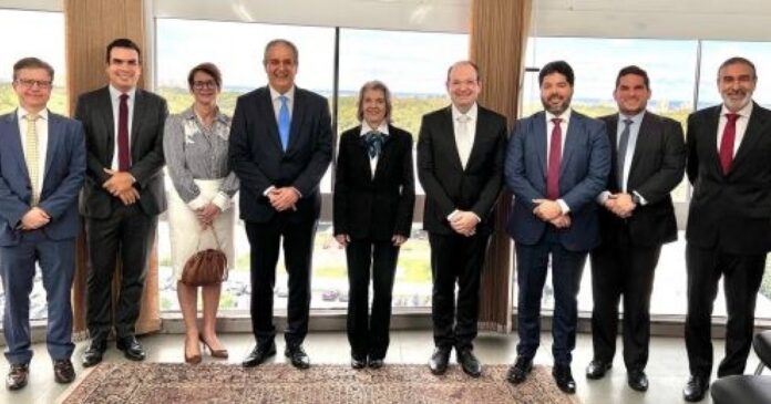 de-passagem-por-salvador,-carmen-lucia-se-reune-com-membros-do-tre-ba