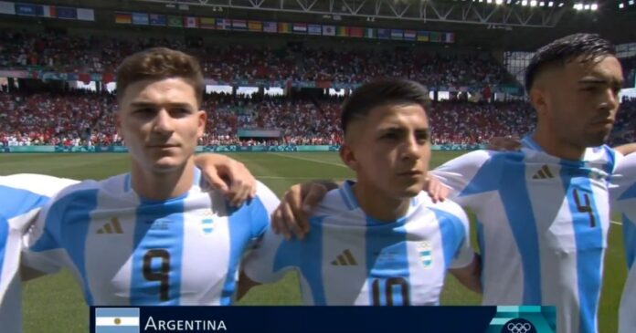 video:-hino-argentino-e-vaiado-pelos-franceses-na-estreia-do-futebol-masculino-nas-olimpiadas