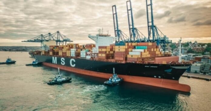 salvador-recebe-supernavio-de-366-metros-e-inaugura-rota-logistica-com-a-asia