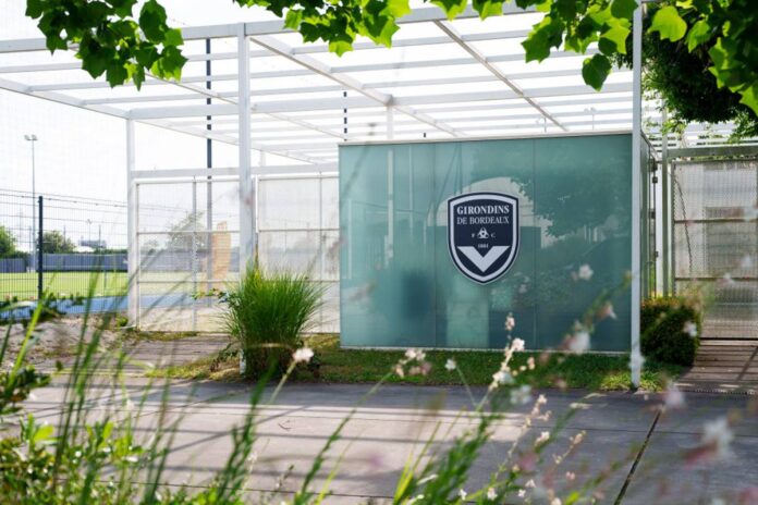 time-hexacampeao-da-franca-declara-falencia-apos-rebaixamento