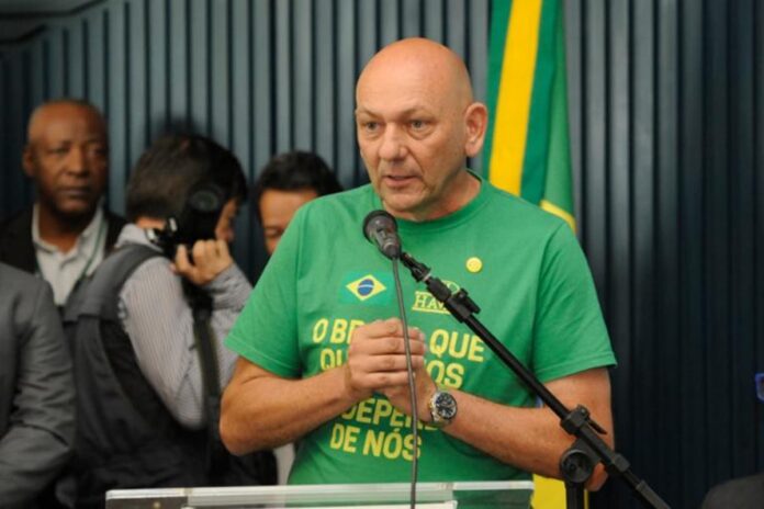 apos-ser-condenado-a-prisao,-hang-reafirma:-“ataque-esquerdopata”