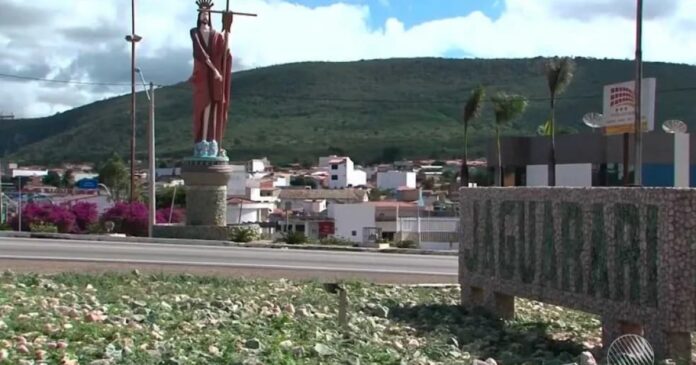 acidente-de-carro-em-mina-deixa-trabalhadores-gravemente-feridos-em-jaguarari,-na-bahia