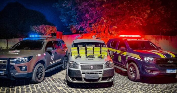 policia-militar-e-prf-apreendem-50-kg-de-pasta-base-de-cocaina-e-armas-de-fogo-em-ibotirama
