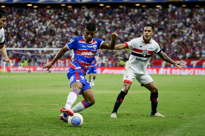 sem-lucas-moura,-sao-paulo-leva-gol-cedo-e-nao-evita-derrota-para-o-fortaleza