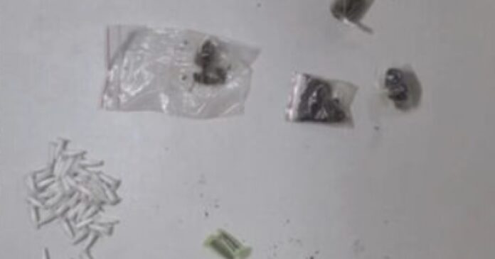 policia-prende-homem-em-flagrante-por-trafico-de-drogas-na-regiao-metropolitana-de-salvador