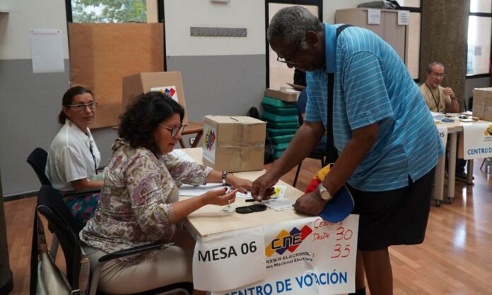 venezuelanos-comecam-a-votar-nas-eleicoes-presidenciais