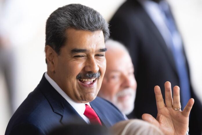 lula,-o-da-democracia-relativa,-passa-a-mao-na-cabeca-de-maduro