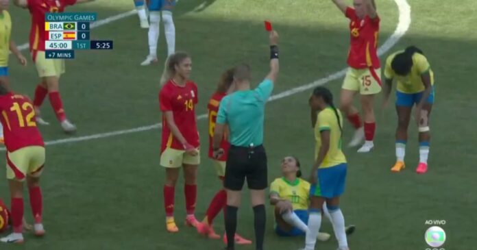 video:-marta-e-expulsa-em-jogo-que-pode-marcar-despedida-dos-jogos-olimpicos