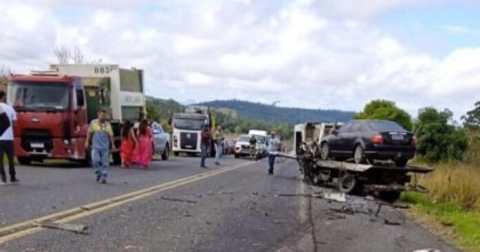 duas-pessoas-morrem-em-acidente-na-ba-262-no-sudoeste-baiano