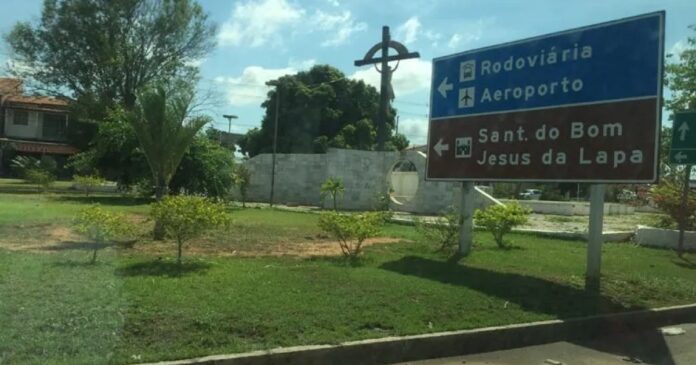 mulher-e-morta-a-facadas-enquanto-fazia-caminhada-em-bom-jesus-da-lapa