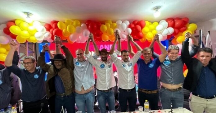 prefeito-confirma-disputa-por-reeleicao-e-traz-ex-gestores-para-campanha-na-bahia
