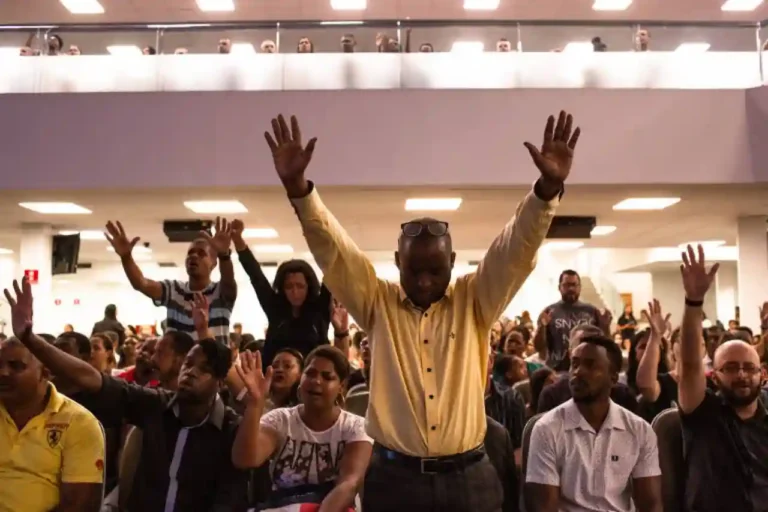 eleicoes-2024:-pastores-abrem-igrejas-para-candidatos-de-esquerda