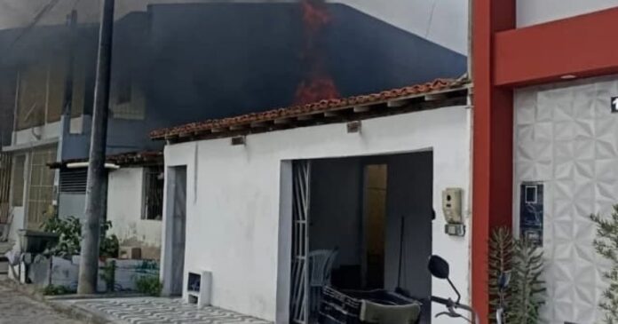 homem-provoca-incendio-em-residencia-apos-atear-fogo-em-fios-de-cobre