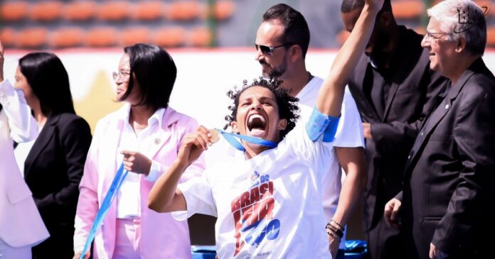 desde-2019-no-bahia,-aila-festeja-titulo-do-brasileirao-a2-feminino:-“gratificante”
