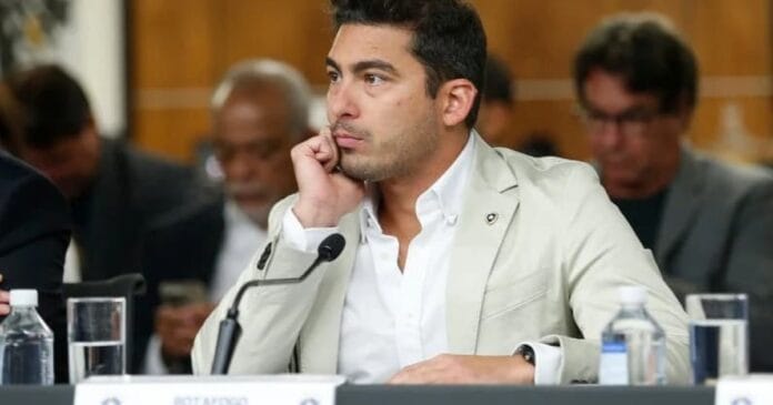 ceo-do-botafogo-dispara-contra-cbf-apos-eliminacao-para-o-bahia:-”suas-competicoes-estao-na-uti”