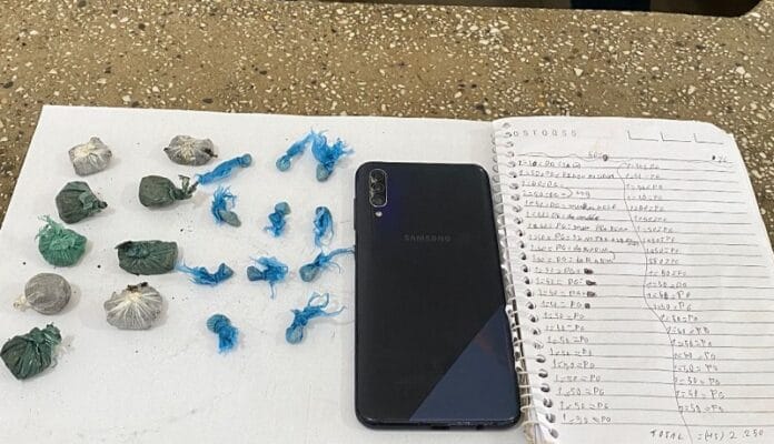acao-da-policia-militar-resulta-em-apreensao-de-drogas-no-bairro-teixeirinha