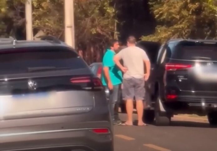 video-flagra-promotor-pegando-r$-900-mil-de-empresario-apos-extorsao