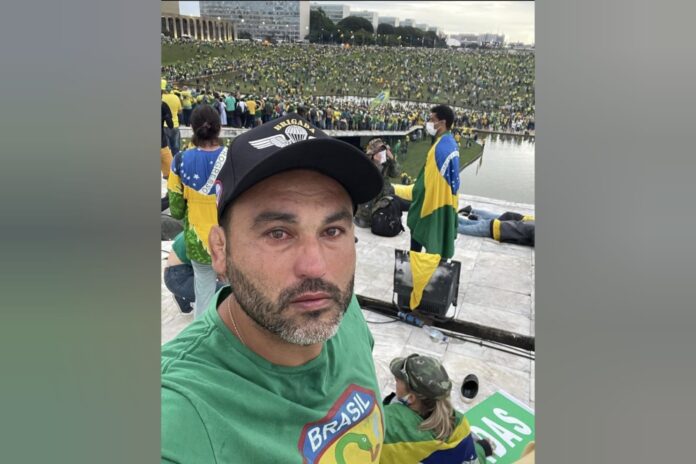 sobrinho-de-bolsonaro,-leo-indio-apoia-adversario-do-tio-em-campanha