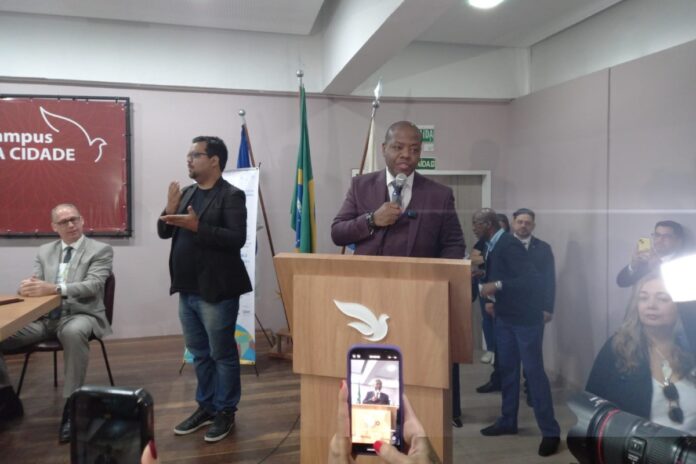 crime-organizado-nao-abre-mao-do-estado,-diz-ministro-silvio-almeida