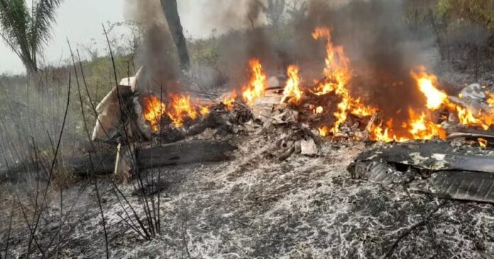 aviao-de-pequeno-porte-cai-e-deixa-5-vitimas-em-apiacas,-regiao-rural-do-mato-grosso
