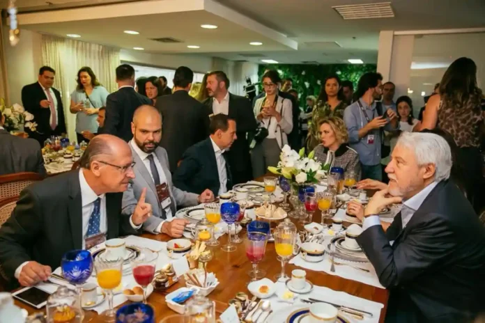cafe-de-pastores:-expo-crista-2024-promove-encontro-de-lideres