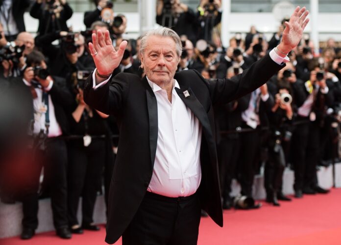 imprensa-repercute-morte-de-alain-delon,-a-lenda-do-cinema-frances