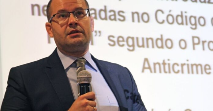 luis-greco-faz-palestra-e-lanca-livro-sobre-direito-penal-nesta-segunda-feira-no-mp-ba