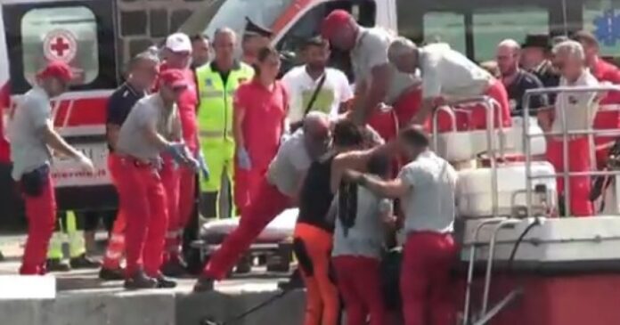 tornado-afunda-iate-no-sul-da-italia;-1-morre-e-6-ficam-desaparecidos