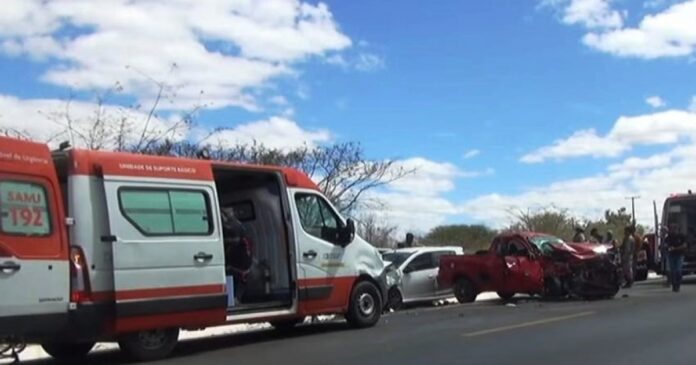 condutor-morre-e-tres-ficam-feridos-em-batida-em-trecho-da-estrada-do-feijao