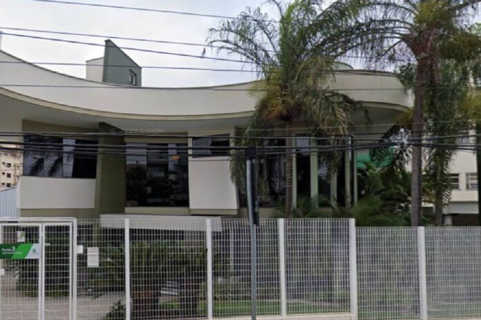 policia-investiga-estudante-acusado-de-criar-nudes-de-colegas-com-ia