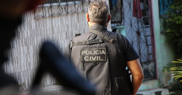 homem-e-preso-com-cocaina,-pistola-e-r$-15,7-mil-no-interior-baiano