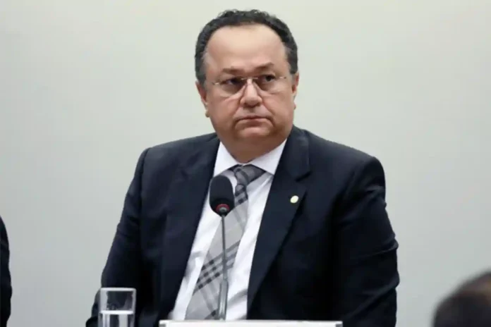 deputado-silas-camara-e-internado-para-cirurgia-cardiaca;-bancada-evangelica-pede-oracoes