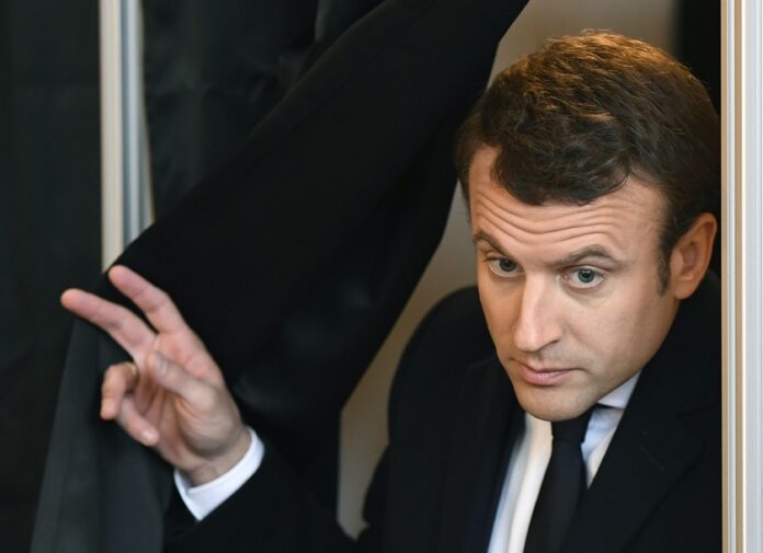 macron-se-recusa-a-nomear-um-primeiro-ministro-de-esquerda-e-aprofunda-o-caos