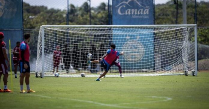 ainda-sem-atacante,-bahia-termina-preparacao-para-enfrentar-o-fla;-veja-o-provavel-time