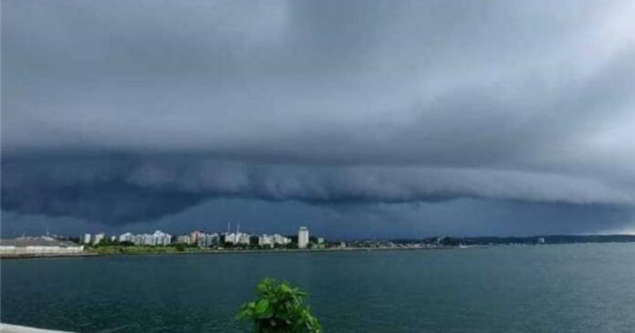 marinha-emite-alerta-vermelho-para-navegacao-no-sul-e-extremo-sul-baiano
