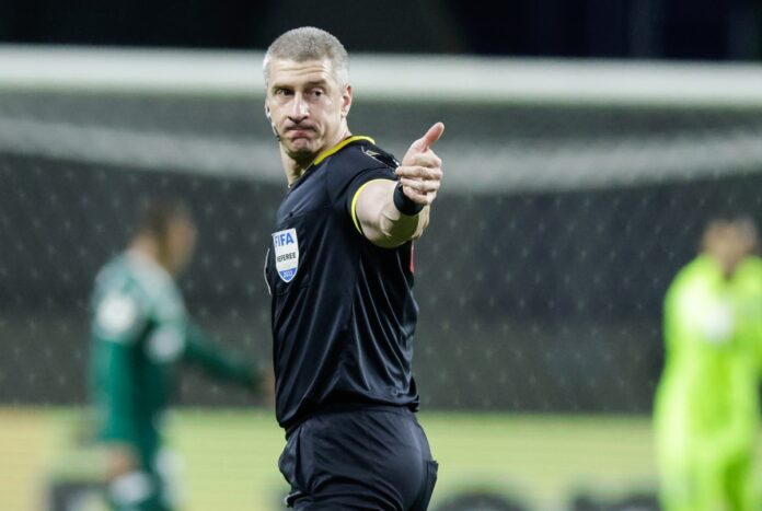 arbitro-prestara-depoimento-por-suposto-erro-em-vasco-x-fluminense
