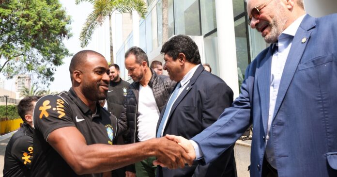 ednaldo-rodrigues-deseja-boa-competicao-a-selecao-de-futsal-no-mundial