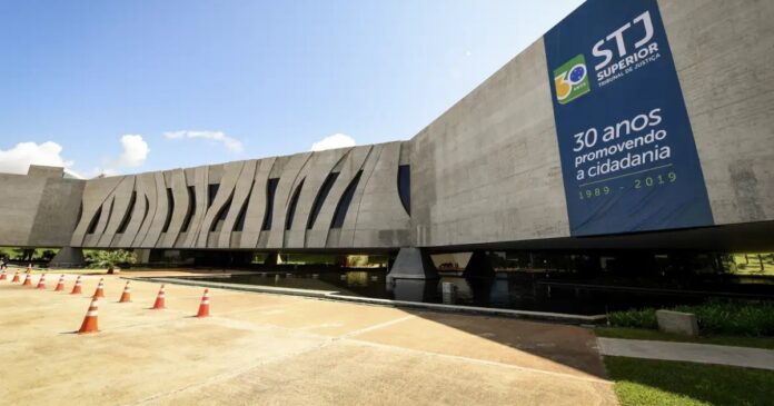 stj-corrige-edital-de-concurso-para-atualizar-salario-dos-cargos-de-analista-judiciario