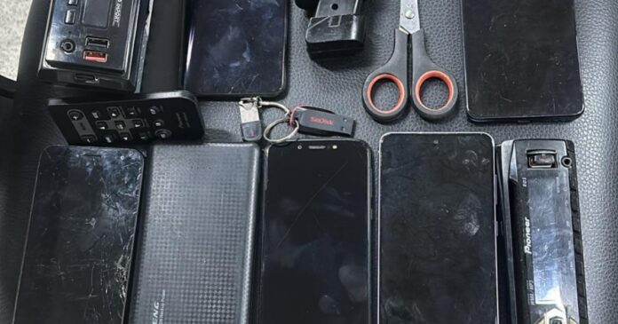 policia-militar-recupera-veiculo-roubado-e-apreende-replica-de-arma-em-feira-de-santana