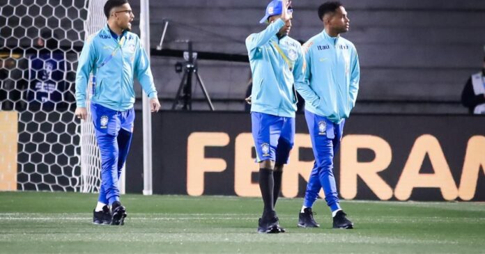 jogadores-da-selecao-saudam-couto-pereira-lotado-antes-de-jogo-contra-o-equador