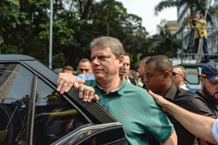 tarcisio-nao-cita-moraes,-mas-pede-“liberdade”-em-ato-na-paulista