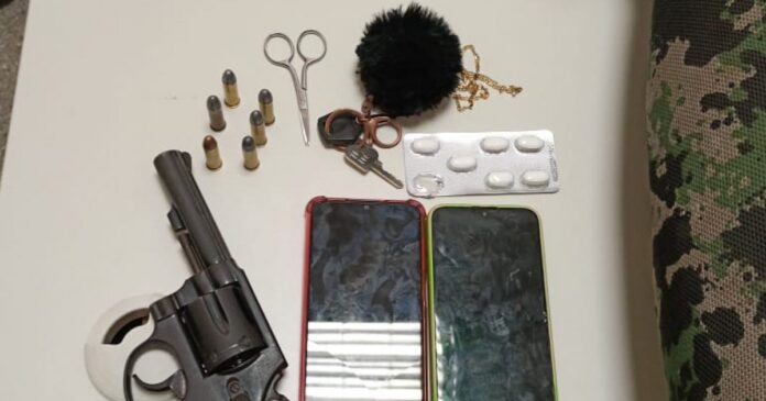 policia-militar-apreende-arma-de-fogo-no-curuzu