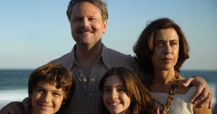 filme-brasileiro-‘ainda-estou-aqui’-leva-premio-de-melhor-roteiro-no-festival-de-veneza