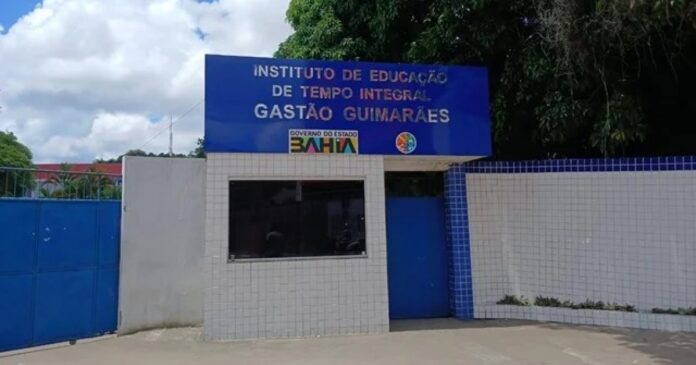 diretora-de-colegio-de-feira-onde-houve-proibicao-de-lanche-a-autista-e-aposentada