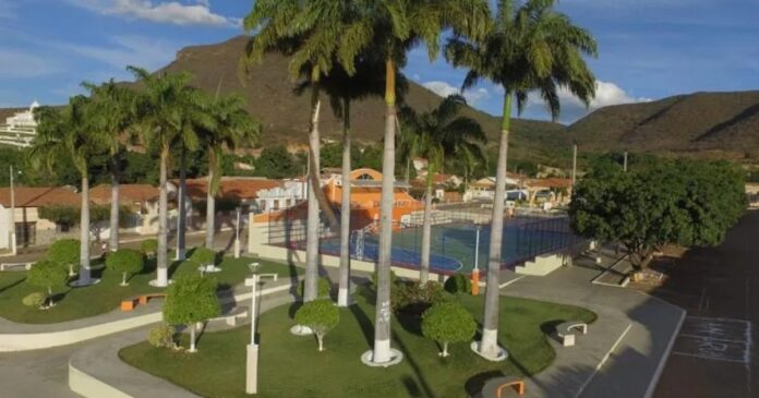 homem-desliga-energia,-invade-casa-e-rouba-celular-de-idoso-em-palmas-de-monte-alto