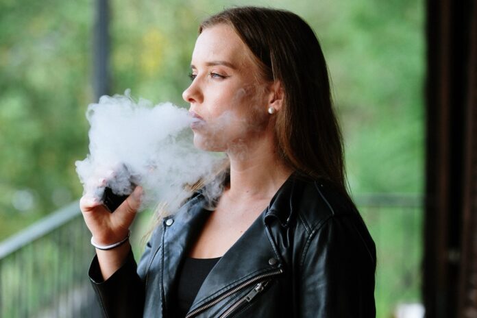 dermatologistas-revelam-a-destruicao-causada-na-pele-de-quem-fuma-vape