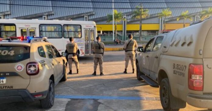foragidos-da-justica-sao-capturados-pela-pm-em-estacoes-do-metro-de-salvador-neste-domingo