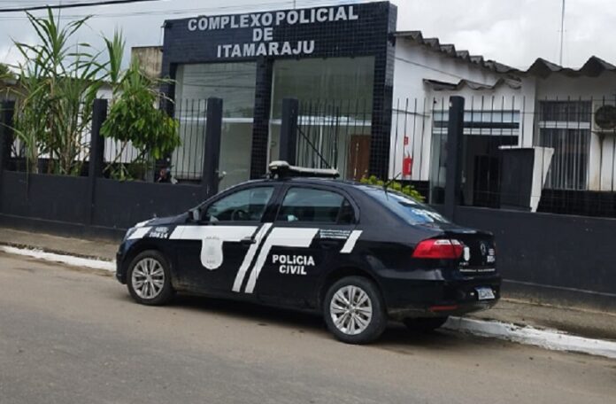 violencia-domestica:-homem-e-detido-apos-agredir-companheira-em-praca-de-itamaraju